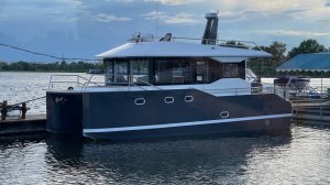 Обзор первого катамарана Авиатор 10К с опцией "Флайбридж"