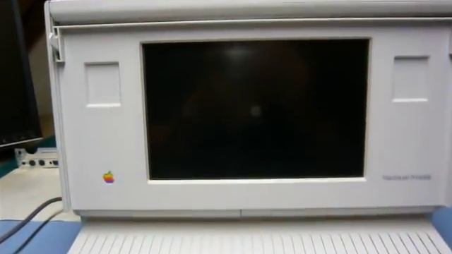 Macintosh Portable Sad Mac смотреть онлайн