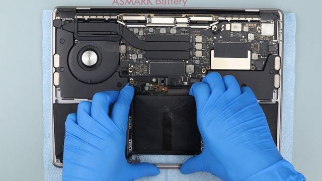 MacBook Pro A1708 A2159 A2289 A2338 Replacement Battery - Remove The Touchpad