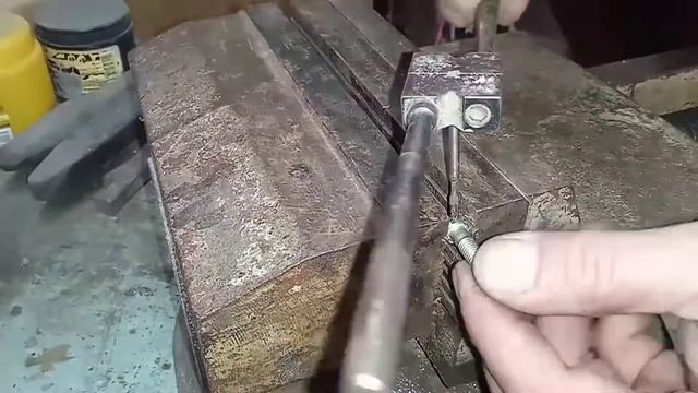 Станок для пробивания и установки втулок в пчелиные рамки смотреть онлайн