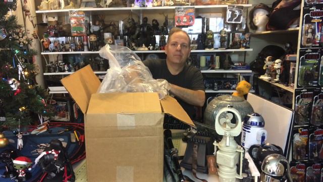 Darth Tuba's Star Wars Unboxing Show 306: Galaxy's Edge Haul part 1 смотреть онлайн