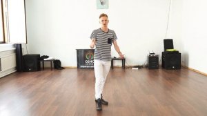 Урок по дефиле. Новые советы. Точка с разворотом и подиумы нестандартной формы.