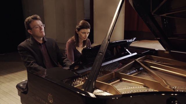 Emma Abbate & Julian Perkins – Rondo by Weber смотреть онлайн