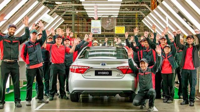 Toyota Camry выпустит «прощальную» Commemorative Edition смотреть онлайн