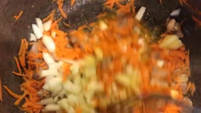 Плов с мясом. Вкуснейший рассыпчастый плов. Плов в казане | СЕКРЕТ удачного приготовления. смотреть онлайн
