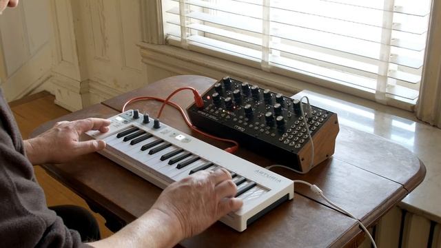 Moog Mother 32 live Jam with Keystep смотреть онлайн
