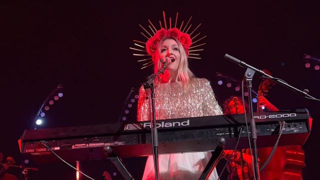 Kate Miller-Heidke - Sarah (live 15 Jul 2022) смотреть онлайн