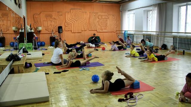 Развитие физических данных: Сильная и гибкая спина (Краткое содержание урока) смотреть онлайн