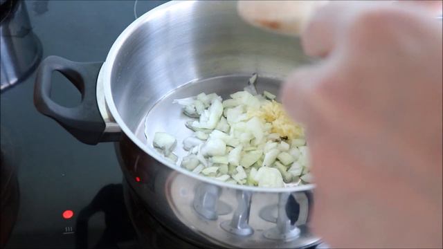 Burmese Chicken Curry - mild version | ကြက်သားမွှေးသောဟင် смотреть онлайн