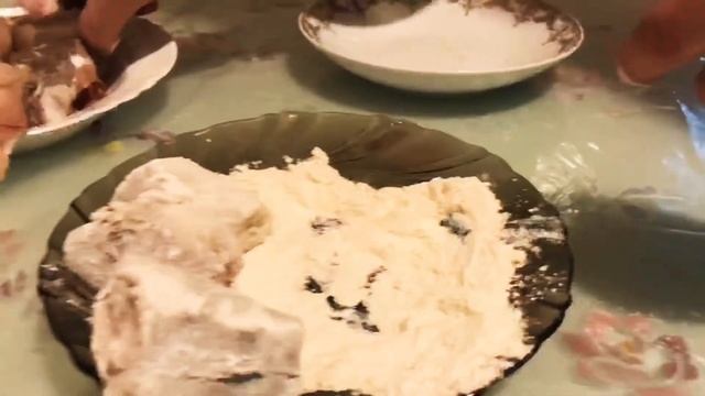 Как приготовить рыбу. Жарим хек на сковороде. Вкусно и быстро! смотреть онлайн