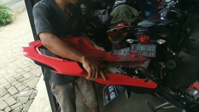 Masang Body Belakang Custom CBR150R & Nengokin Aerox 155 Bunglon | Ngelayap Motovlog 17 смотреть онлайн
