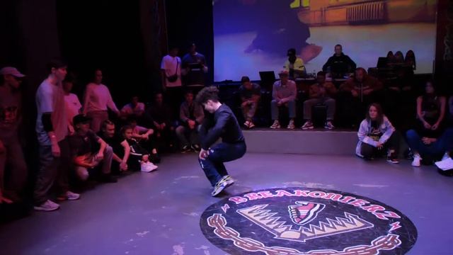 juniors 1/4 final bboy Микки vs BRIZZ - BREAKONIERS 5 YEARS ANNIVERSARY смотреть онлайн