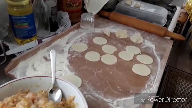 Вареники, пельмени... и десерт смотреть онлайн