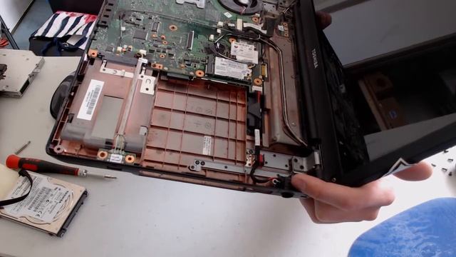 Toshiba Satellite L300 DC Power Jack Fix & SSD + Win10 Install