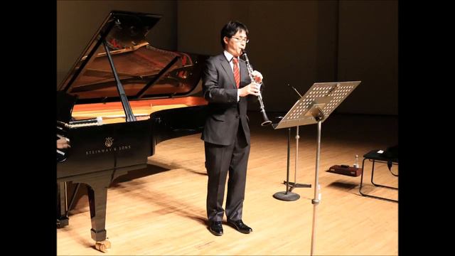 Poulenc : Clarinet Sonata 1st mov. смотреть онлайн