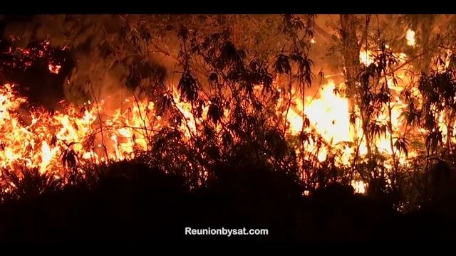 ERUPTION DU PITON DE LA FOURNAISE 25 OCTOBRE 2019 ILE DE LA REUNION смотреть онлайн