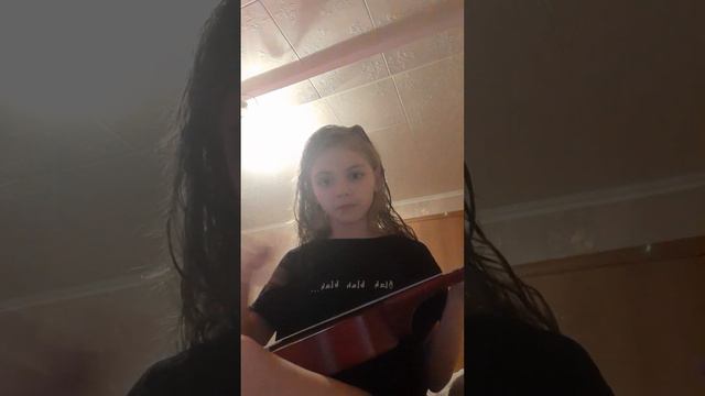 самая лёгкая песня на гитаре четыре струны