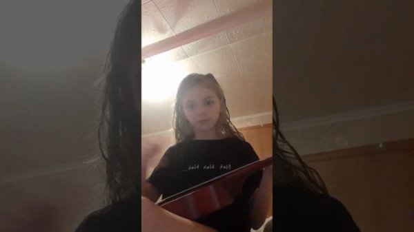 самая лёгкая песня на гитаре четыре струны