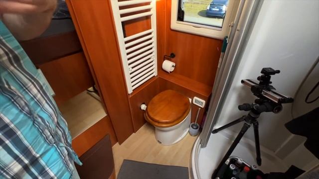 Обзор СУПЕР дома на колесах с гаражом для мотоцикла, мечта мотоциклиста!!! Готовлю рыбу на гриле. смотреть онлайн