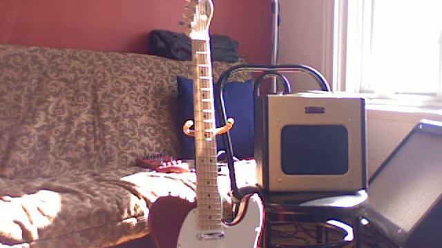 Fender Champion 600 with a Stratocaster (2of4) смотреть онлайн