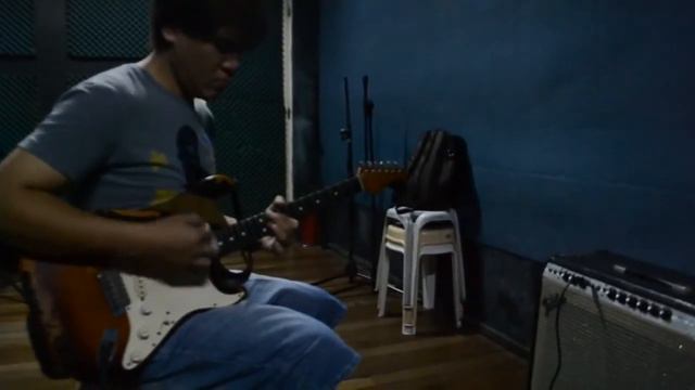 Fender 1989 62 RI Stratocaster смотреть онлайн