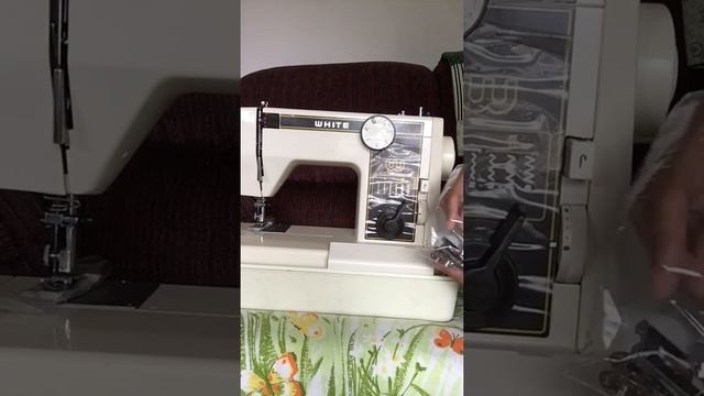 VINTAGE-NEW WHITE 977 SEWING MACHINE! смотреть онлайн