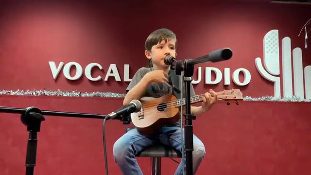 Миша Вадилов 7 лет. Виктор Цой - "Кукушка". Укулеле. смотреть онлайн
