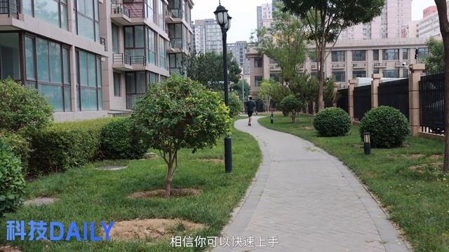 九号电动滑板车ES1L体验：时尚炫酷有速度，年轻人的绝佳出行工具 смотреть онлайн