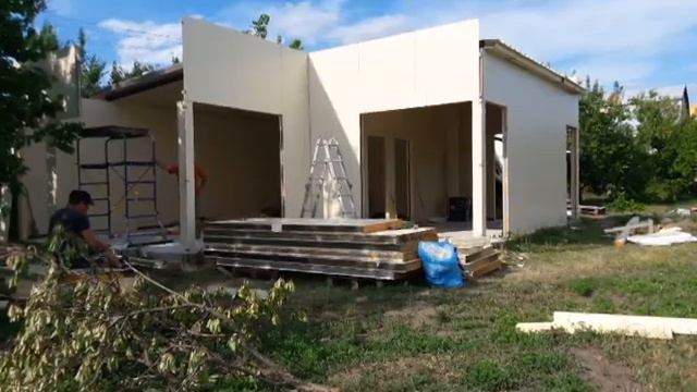ДАЧА ИЗ СЕНДВИЧ ПАНЕЛЕЙ смотреть онлайн