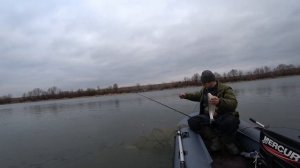 Эта насадка ловит ,даже ранней весной .
