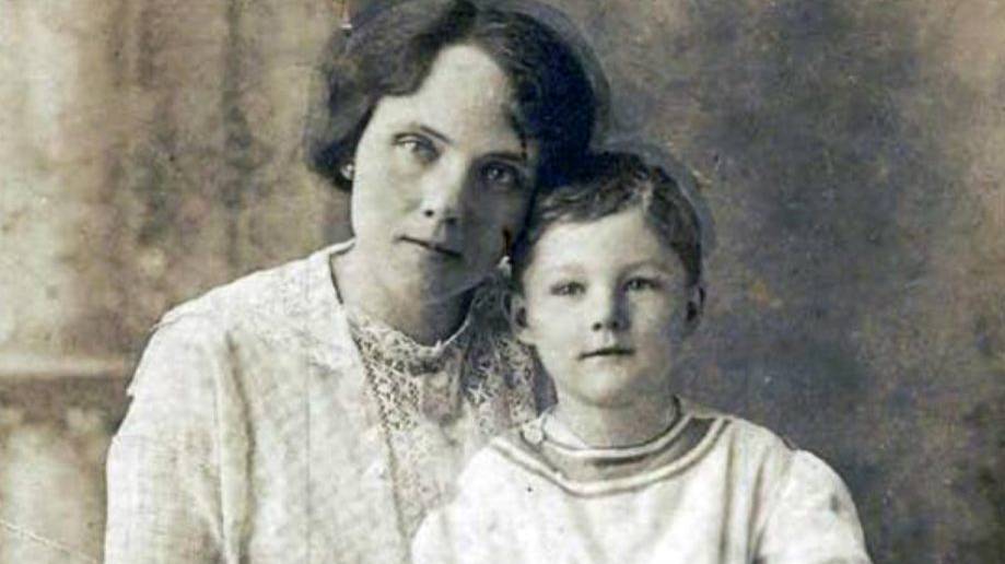 100 лет спустя: тайна исчезновения 4-летнего мальчика смотреть онлайн