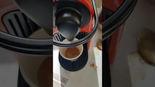 Nespresso INISSIA смотреть онлайн