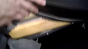 Как снять фиксаторы подголовника?