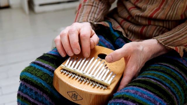 Калимба Alta15, Chord, F# harmonic minor Middle eastern смотреть онлайн