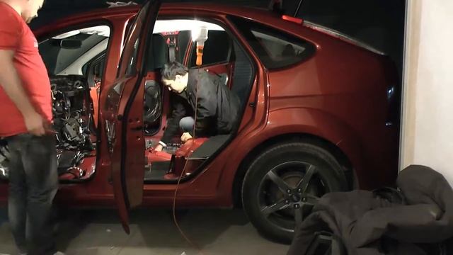 вибро- и шумоизоляция, разборка салона Ford Focus II смотреть онлайн