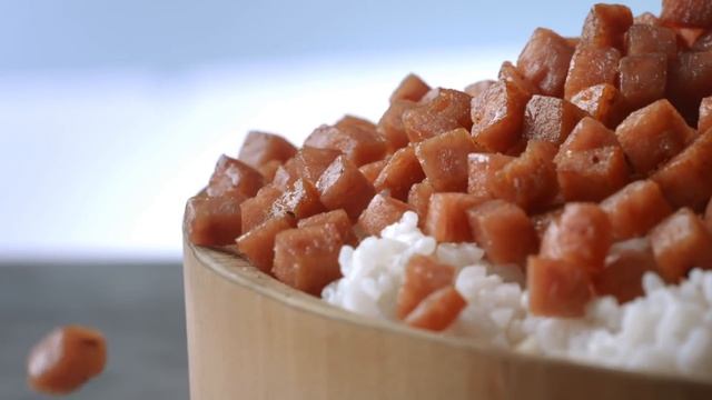 Try SPAM® Rice Balls recipe for a different take on Onigiri. смотреть онлайн