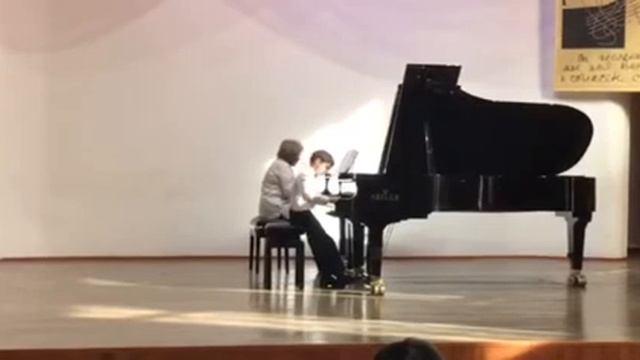 Любарский. Вариации. Исп. Игорь Гарматий 2 кл. и О. Н. Петухова смотреть онлайн