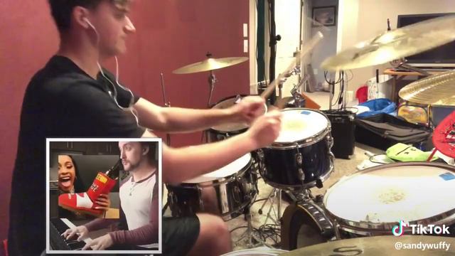 Cardi B None Of You Bitches Song with Drums - Stan Twitter смотреть онлайн
