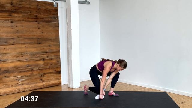 10-Minute Yoga: Active Recovery Yoga (for Rest + Recovery Days) смотреть онлайн
