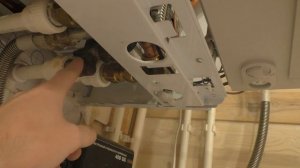 Чистка водяного фильтра газового котла Vaillant turboTEC pro