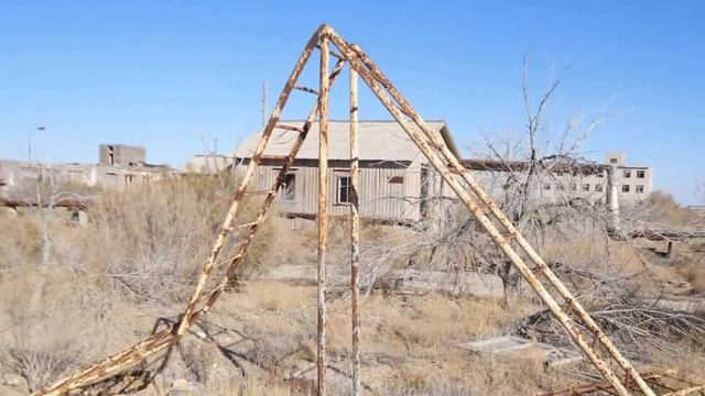 Остров Возрождения. Аральск-7. ПНИЛ-52. / Vozrozhdeniya Island. Abadoned Town Kantubek