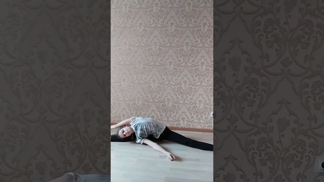 Растягиваем подколенные мышцы 2 часть ? смотреть онлайн