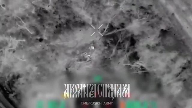 Сидя в лесополосе, противник был щедро одарён ВОГами. 
 
Больше хохлы не выходили с этой позиции. смотреть онлайн