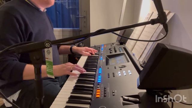 The Eagles Hotel California - Yamaha Genos смотреть онлайн