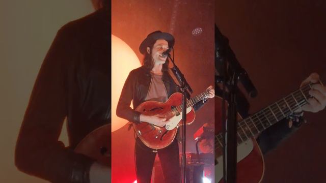 James Bay - Give Me The Reason (Live) смотреть онлайн