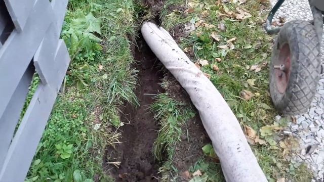 Как дёшево и быстро осушить участок. Бюджетная дренажная система. смотреть онлайн