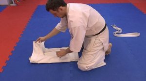 Как складывать кимоно Кёкусинкай каратэ