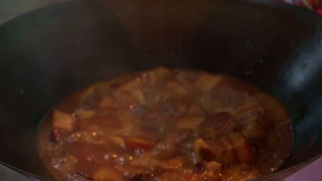 豬肉降價了，小雨做一大鍋紅燒肉吃，大口吃肉大口喝酒好過癮【市民朱小雨】 смотреть онлайн