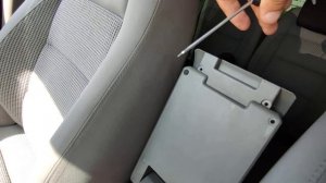 Как снять подлокотник на Фольксваген Туран