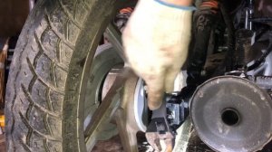 Bajaj Boxer BM150 как натянуть и отрегулировать цепь на мотоцикле